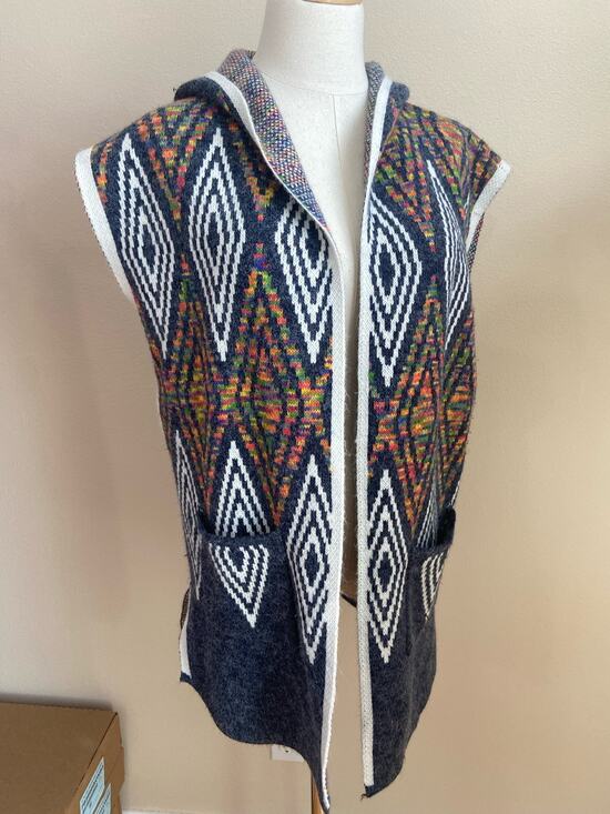Lauren Michelle Sweaters - Lauren Michelle Women's Rainbow Knit Hooded Sleeveless Cardigan Sweater Medium